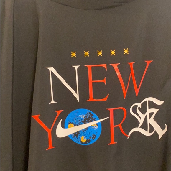 New York Water Repellent Hooded Running Poncho - Picture 11 of 16